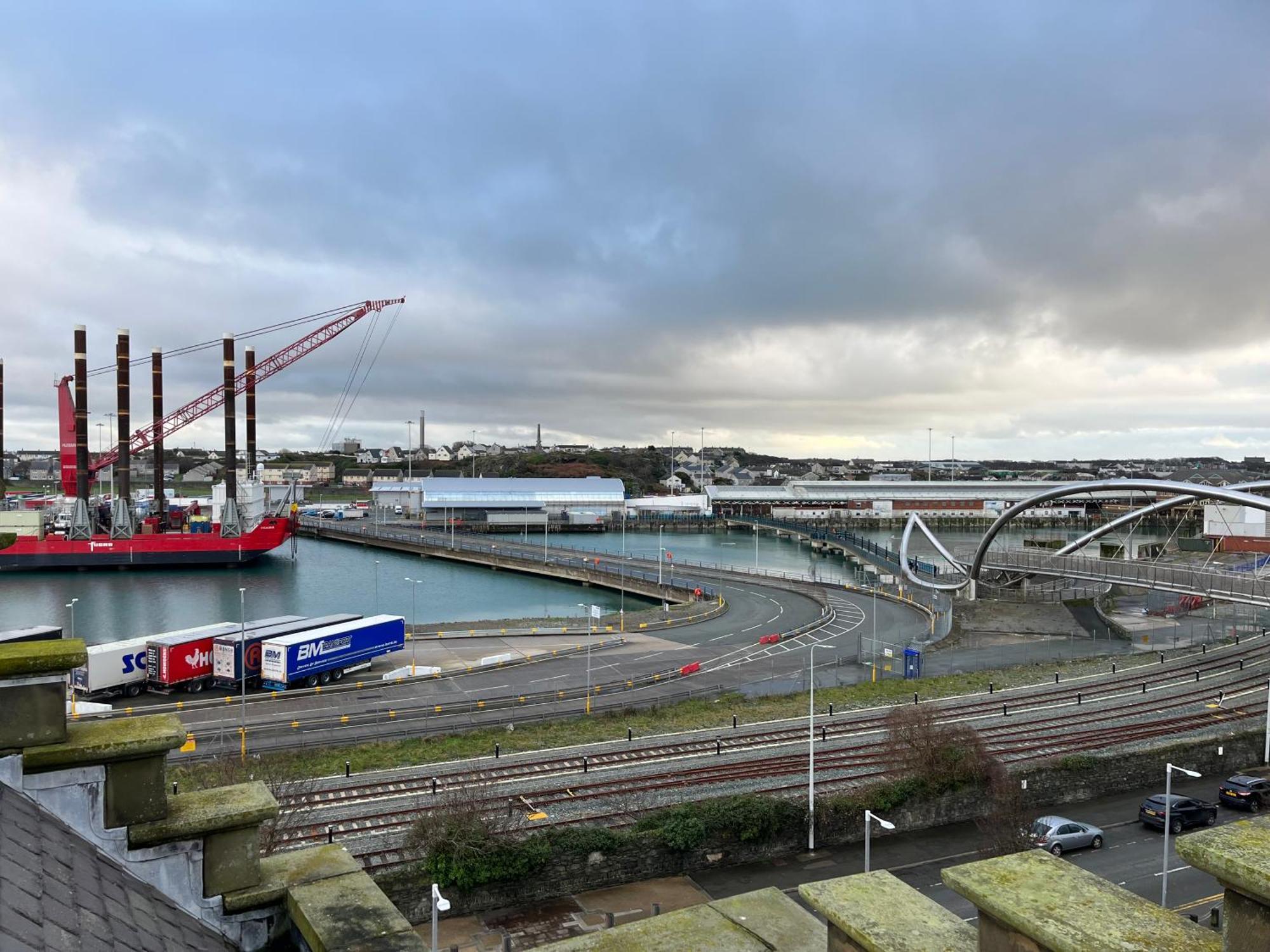Lower Harbour Watch Holyhead Exteriör bild